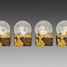Уотерболл "Белая собачка" на сундуке с золотом, асс. из 4-х, 4,5х4,5х6 см 
